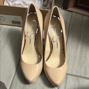 Jessica Simpson Women's Beige Heels